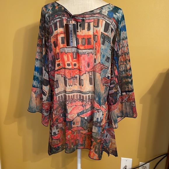 Top - Picture 2 of 3